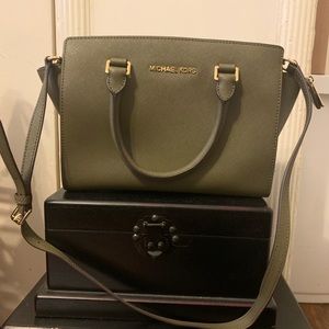 Michael Kors Selma Bag